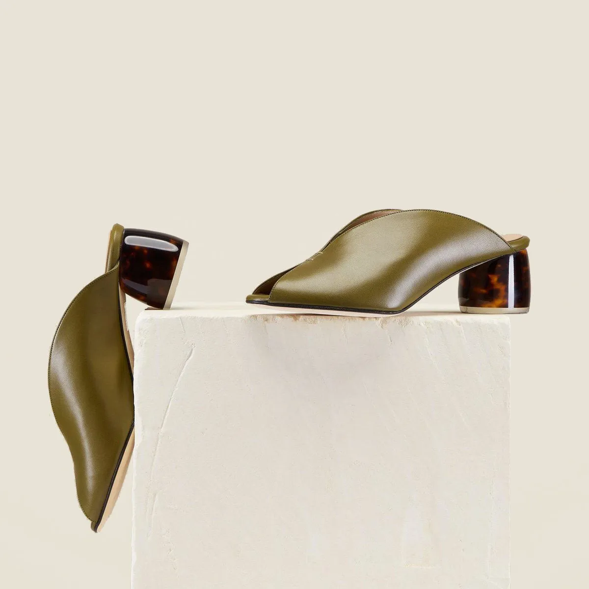 Ayr Mule, Olive