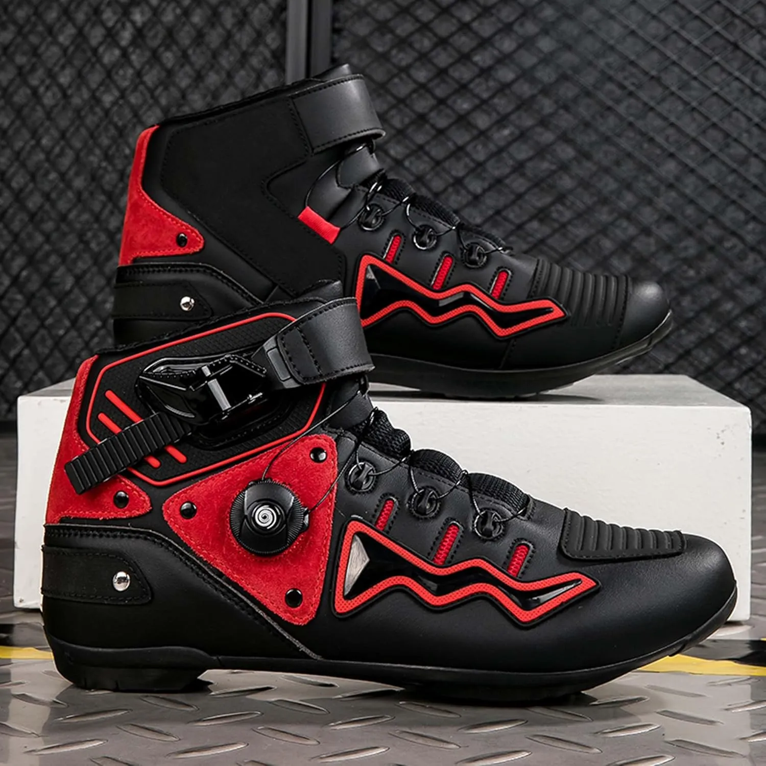 Mens Fashion Motorcycle/Motorbike Boots Crash Protection Stylish short Ankle Racing Adventure Off Road Touring Sports Safety Shoes Reinforced Street Riding Shoes Ankle Support, Anti-Slip Sole