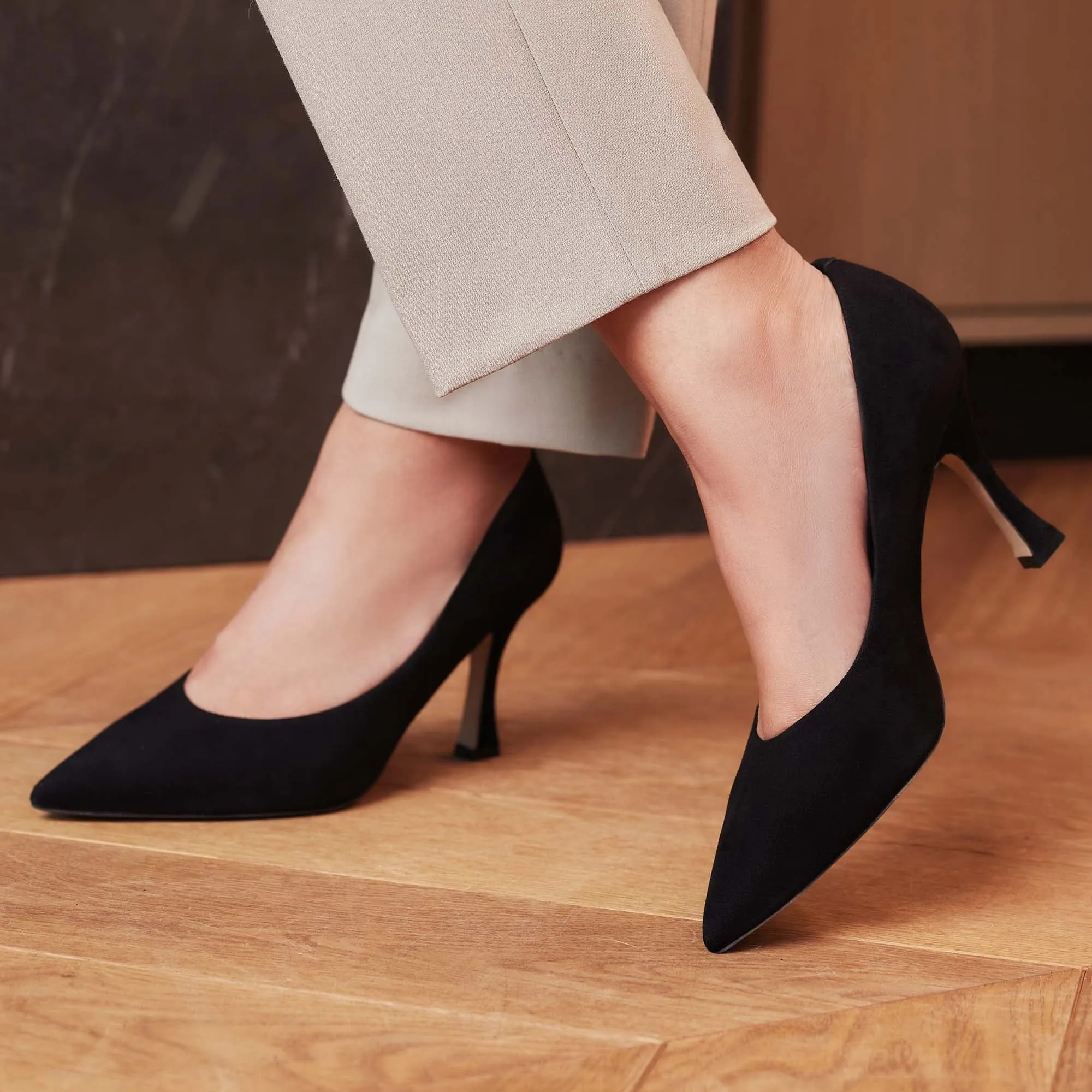Vendôme Monica black suede pumps